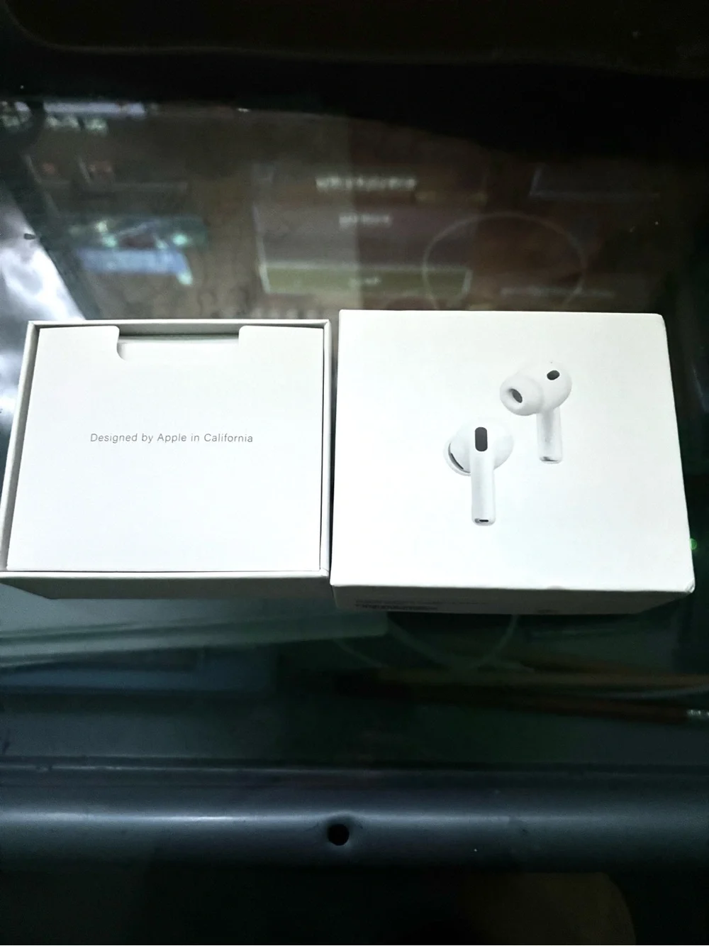 Apple White True Wireless Earbuds with Silicone Tips